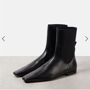 Toteme Leather Chelsea boots NWT